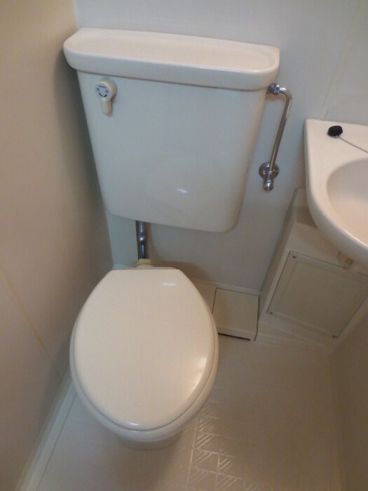 物件内観写真8　(トイレ)