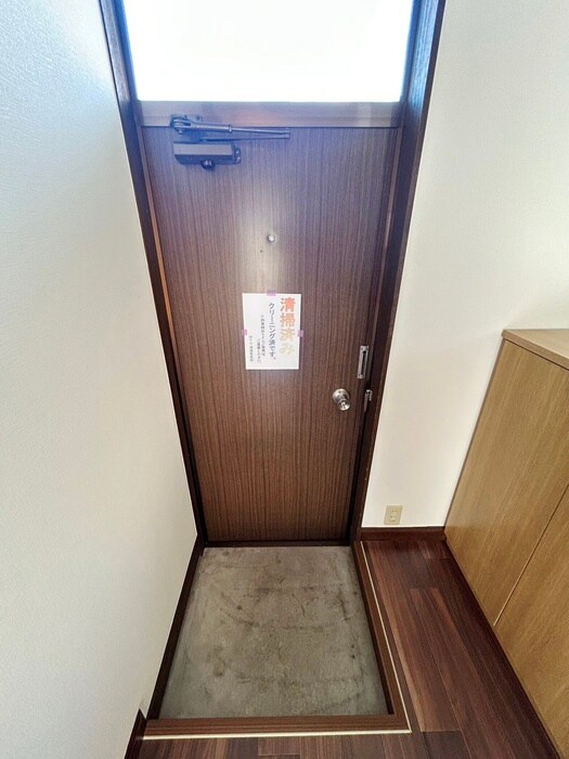 物件内観写真14　(玄関)