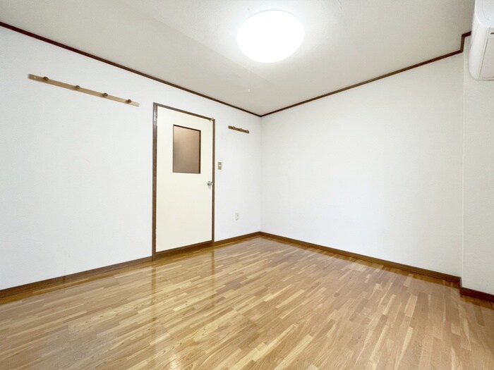 物件内観写真10　(居室)