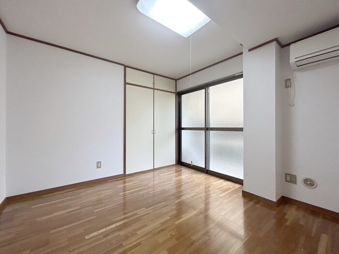 物件内観写真10　(居室)