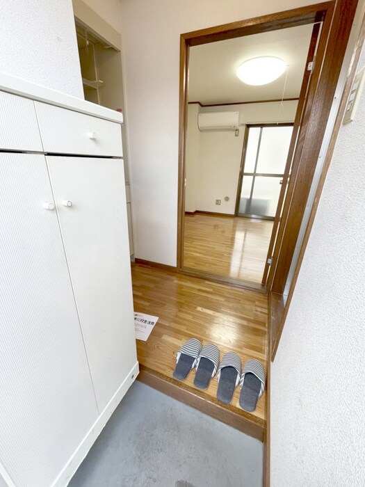 物件内観写真15　(玄関)