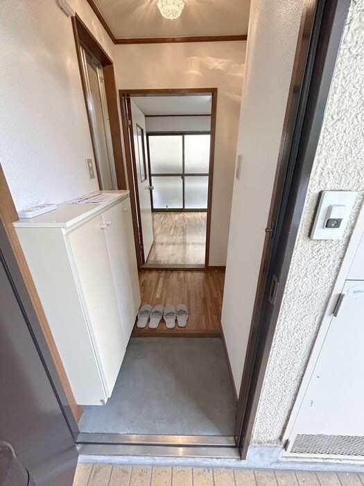 物件内観写真16　(玄関)