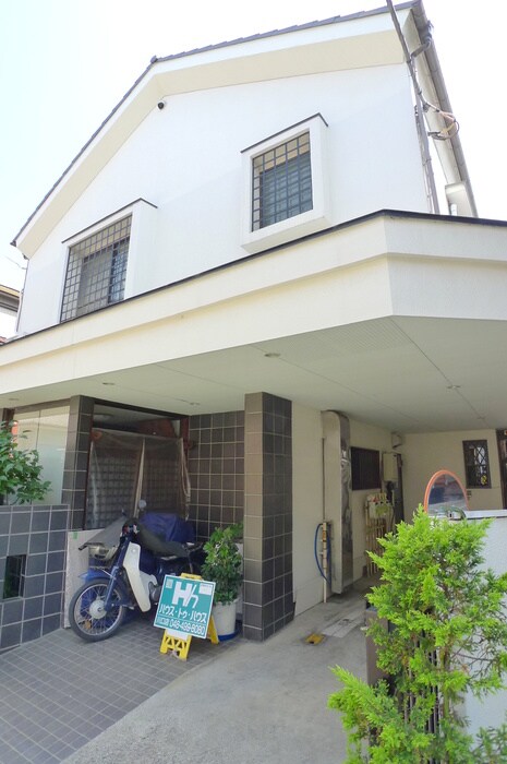 物件外観写真3　(駐車場)