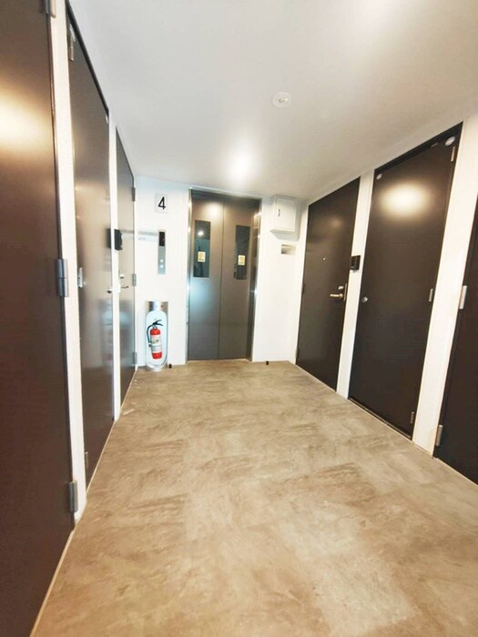 物件内観写真15　(玄関)