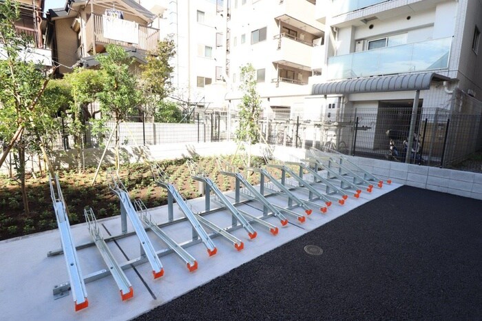 物件外観写真4　(駐輪場)