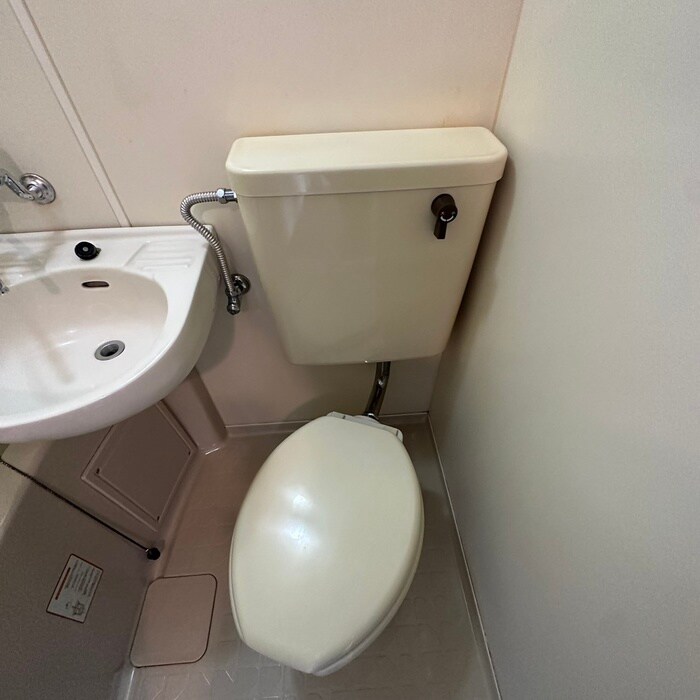 物件内観写真9　(トイレ)