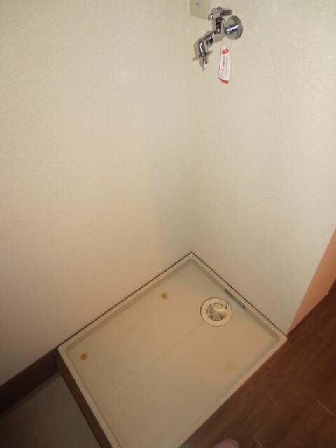 物件内観写真13　(洗濯機置場)