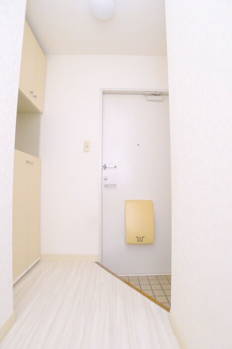 物件内観写真15　(玄関)