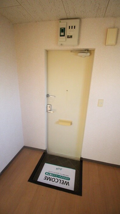 物件内観写真7　(玄関)