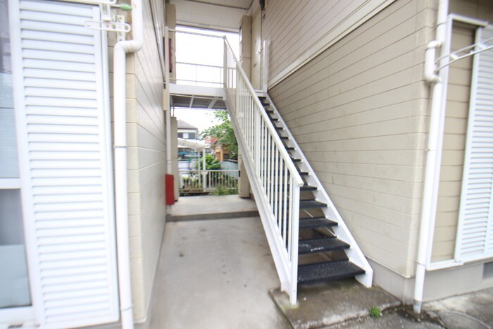 物件外観写真5　(エントランス部分)