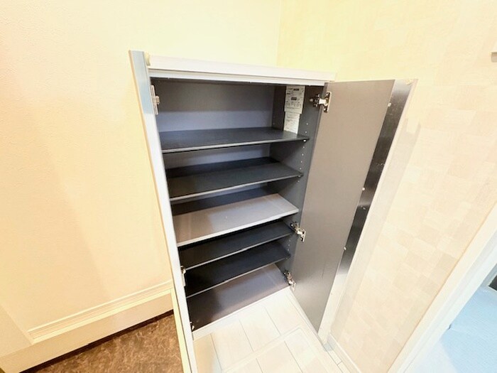物件内観写真15　(靴箱)