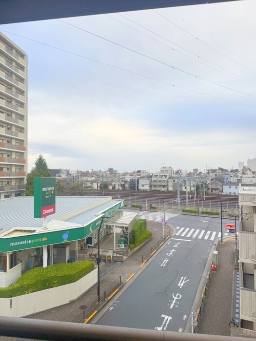 物件内観写真22　(室内からの展望)