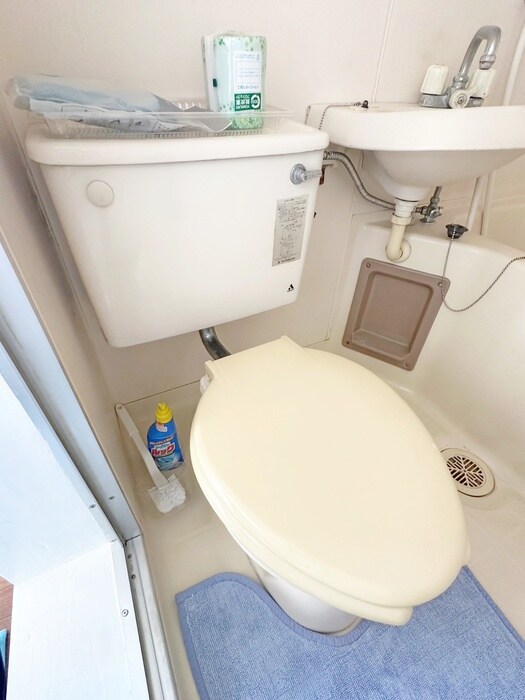 ホワイトルームのトイレ