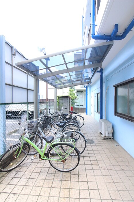 物件外観写真5　(駐輪場)
