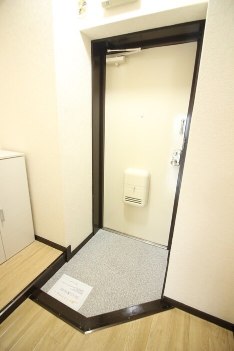 物件内観写真16　(玄関)