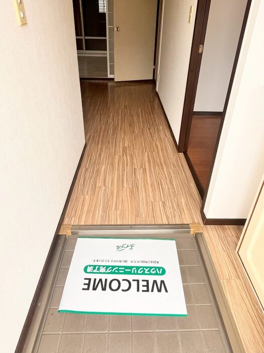 物件内観写真14　(玄関)