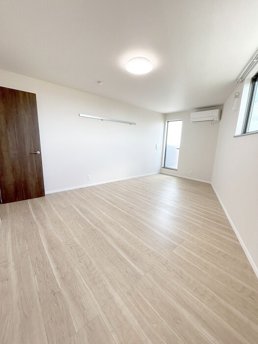 物件内観写真4　(居室)