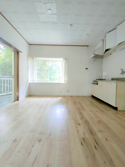 小原様方貸家の居室