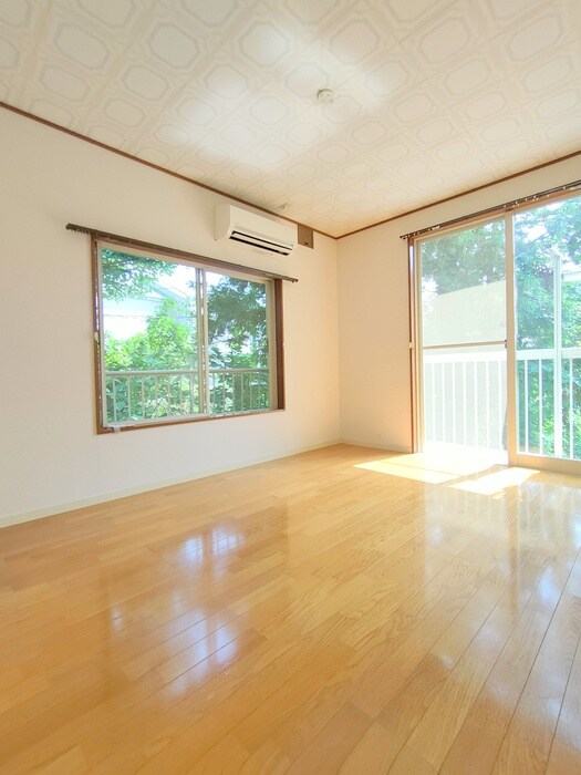 小原様方貸家の居室