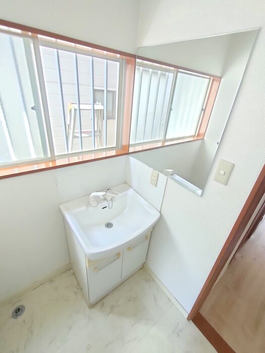 物件内観写真14　(洗濯機置場)