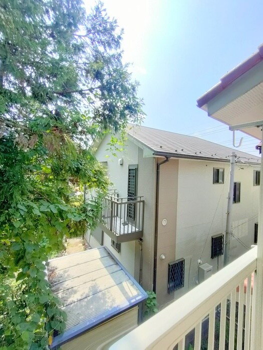 小原様方貸家の室内からの展望