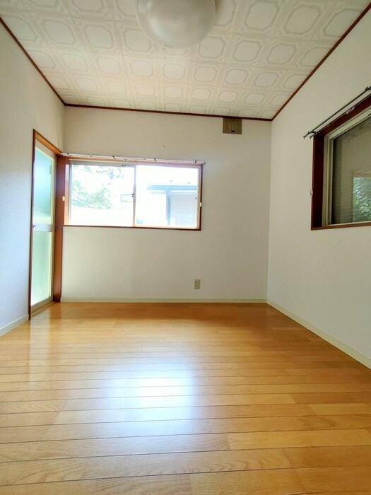 小原様方貸家の居室