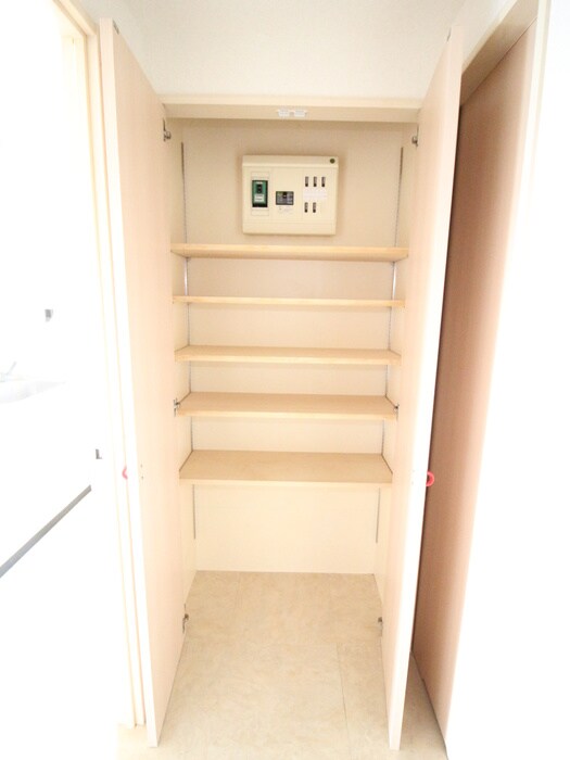 物件内観写真15　(靴箱)