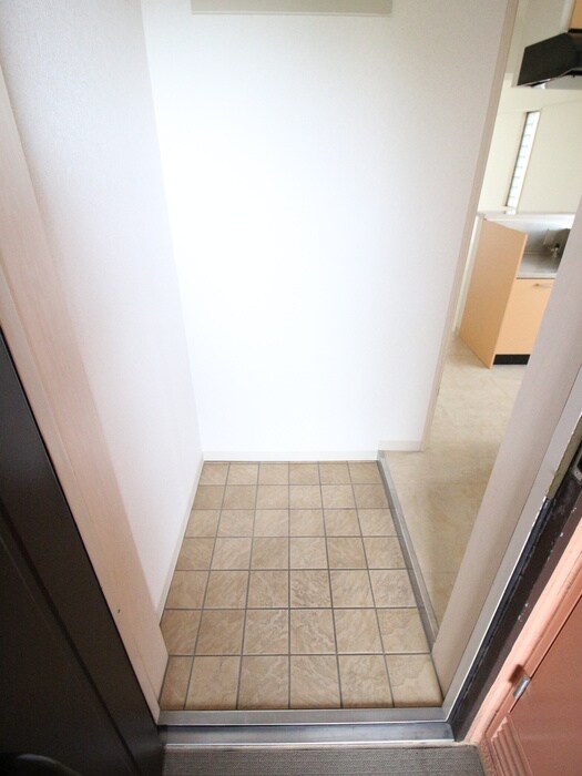 物件内観写真19　(玄関)
