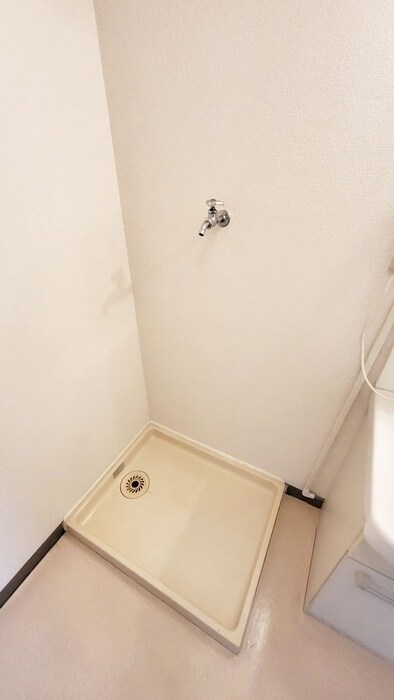 物件内観写真13　(洗濯機置場)