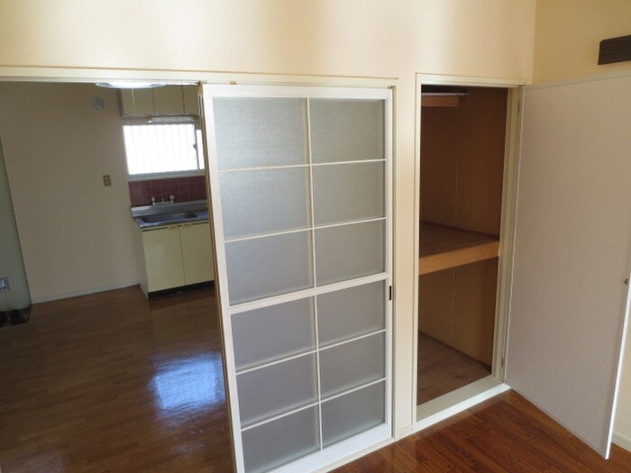 物件内観写真12　(収納)