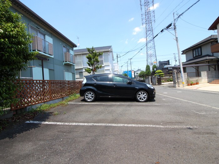 物件外観写真6　(駐車場)