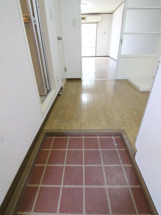 物件内観写真16　(玄関)