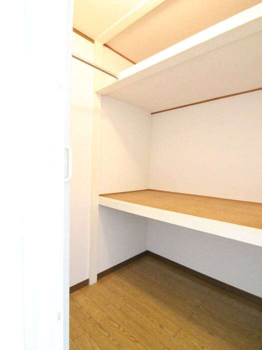 物件内観写真18　(収納)
