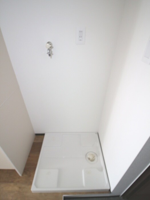 物件内観写真18　(洗濯機置場)