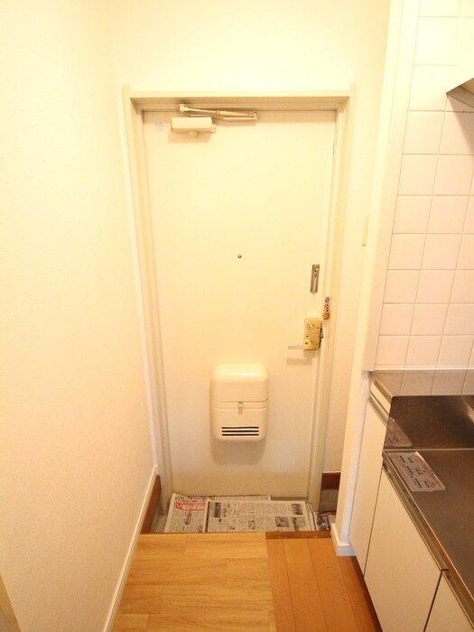 物件内観写真12　(玄関)