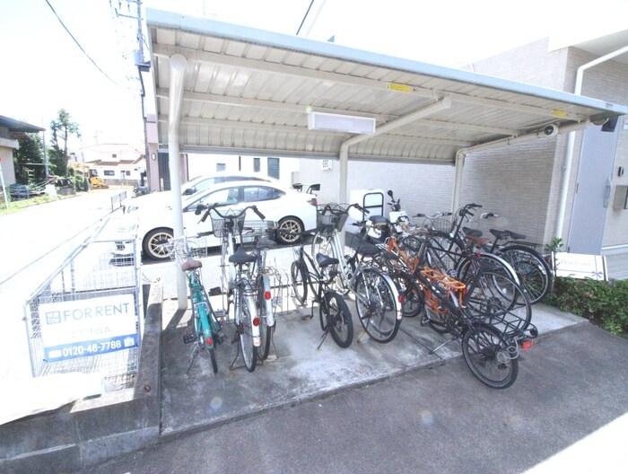 物件外観写真4　(駐輪場)