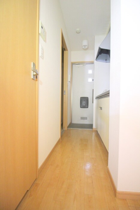 物件内観写真10　(廊下)