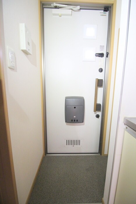 物件内観写真13　(玄関)