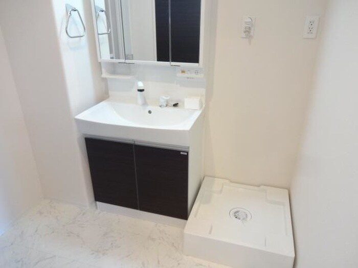 物件内観写真12　(洗濯機置場)