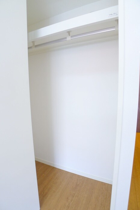 物件内観写真12　(収納)