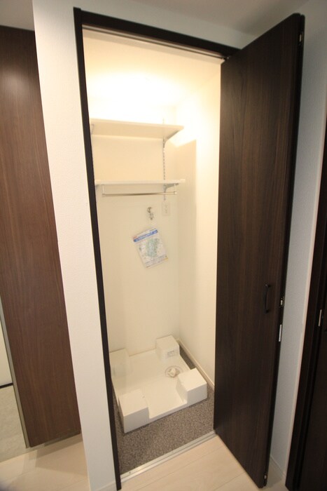 物件内観写真15　(洗濯機置場)