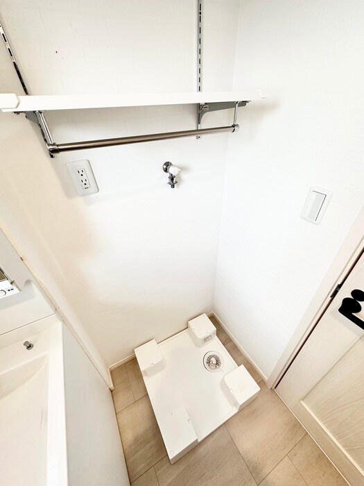 物件内観写真16　(洗濯機置場)