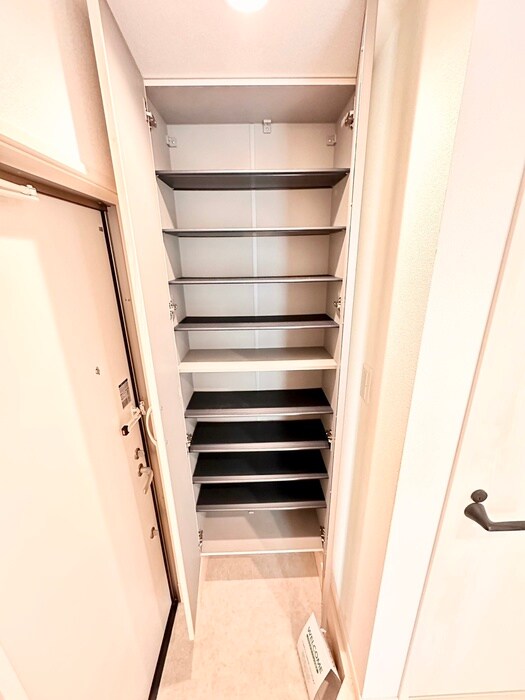 物件内観写真18　(靴箱)