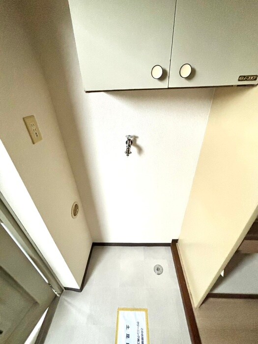 物件内観写真14　(洗濯機置場)