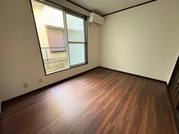 物件内観写真10　(居室)