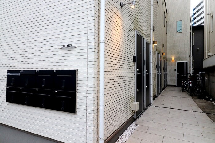 物件外観写真3　(エントランス部分)