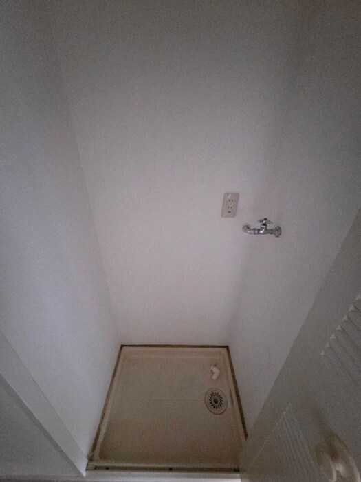 物件内観写真12　(洗濯機置場)