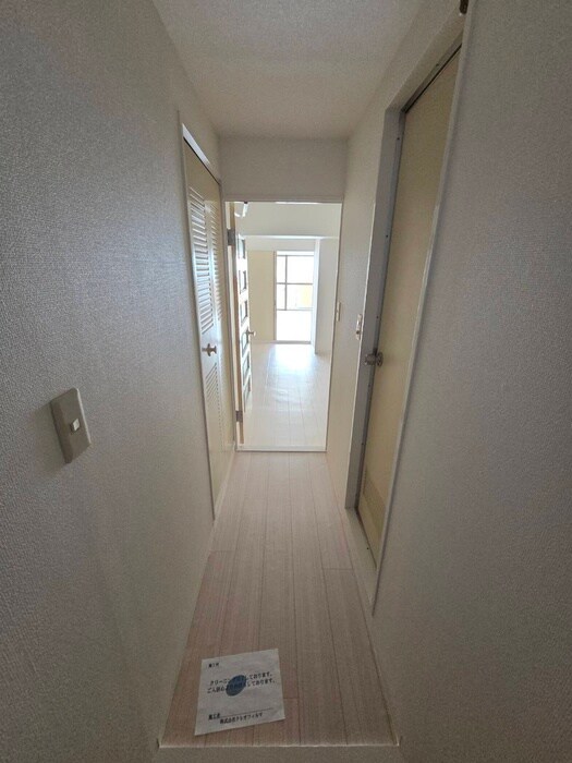 物件内観写真18　(廊下)