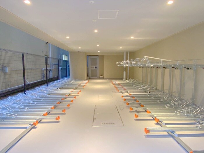 物件外観写真3　(駐輪場)