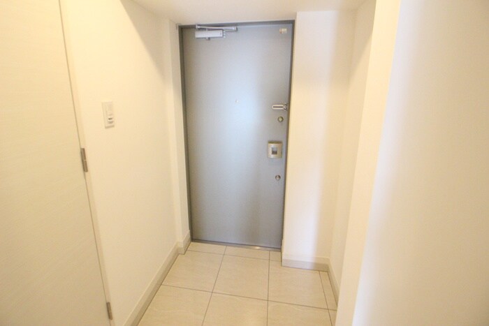 物件内観写真16　(玄関)